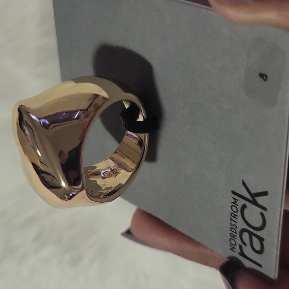 Nordstrom Rack Gold Heart Ring - Picture 4 of 6